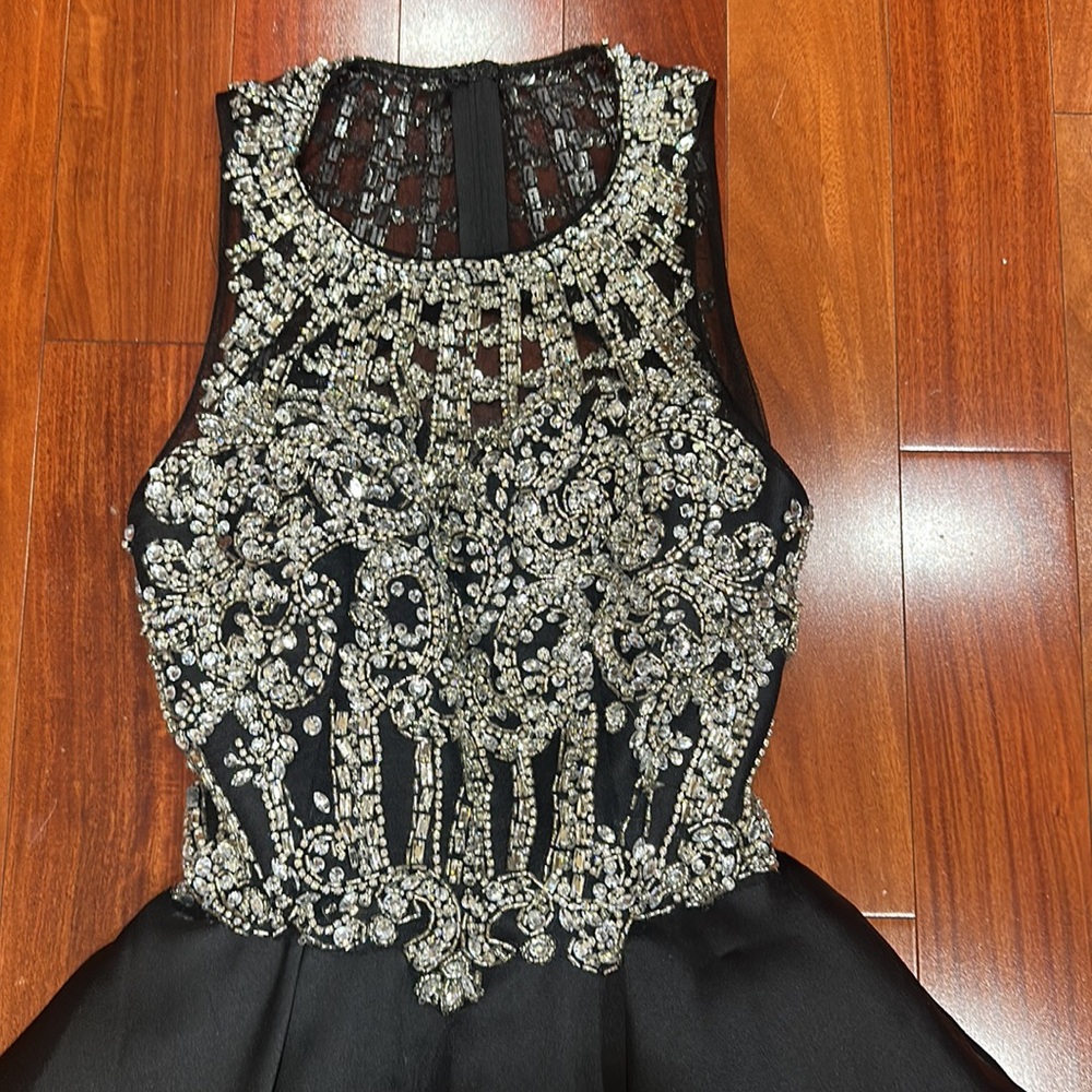 Prom dress - Picture 2 of 7
